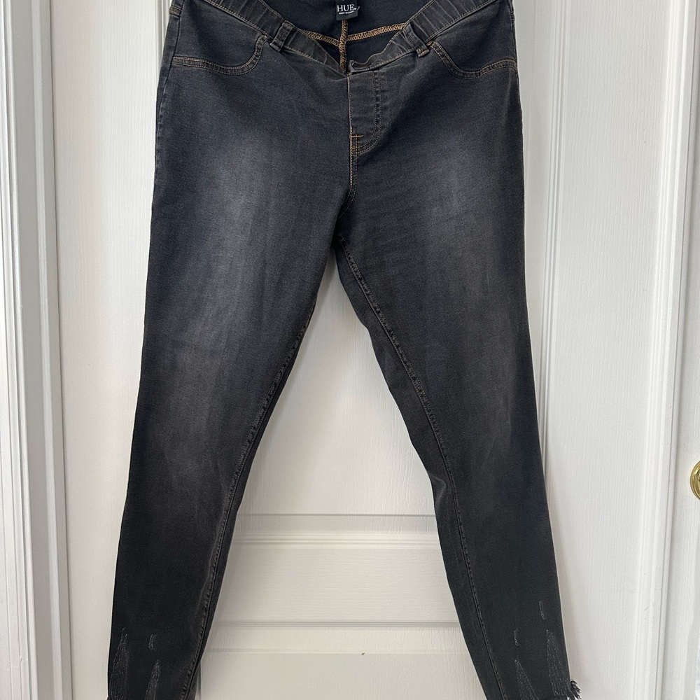 HUE pull on leggings medium EUC